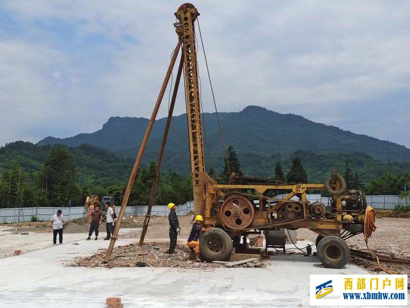 总投资超1亿元四川雅安雨城区周公山温泉开发项目正式打井(图1) 总投资超1亿元四川雅安雨城区周公山温泉开发项目正式打井(图1)