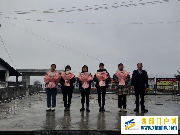 刀坝镇教育系统开展“三八”妇女节主题活动(图3) 兰克小学(1).jpg