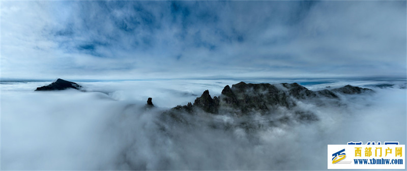 贵州梵净山:迎来立冬后首场雾凇景观(图4) 贵州梵净山:迎来立冬后首场雾凇景观(图4)