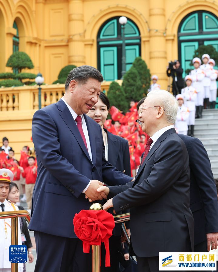 习近平同越共中央总书记阮富仲举行会谈(图2) 习近平同越共中央总书记阮富仲举行会谈(图2)