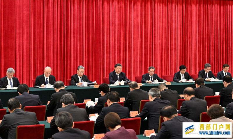 中共中央举行纪念毛泽东同志诞辰130周年座谈会(图3) 中共中央举行纪念毛泽东同志诞辰130周年座谈会(图3)