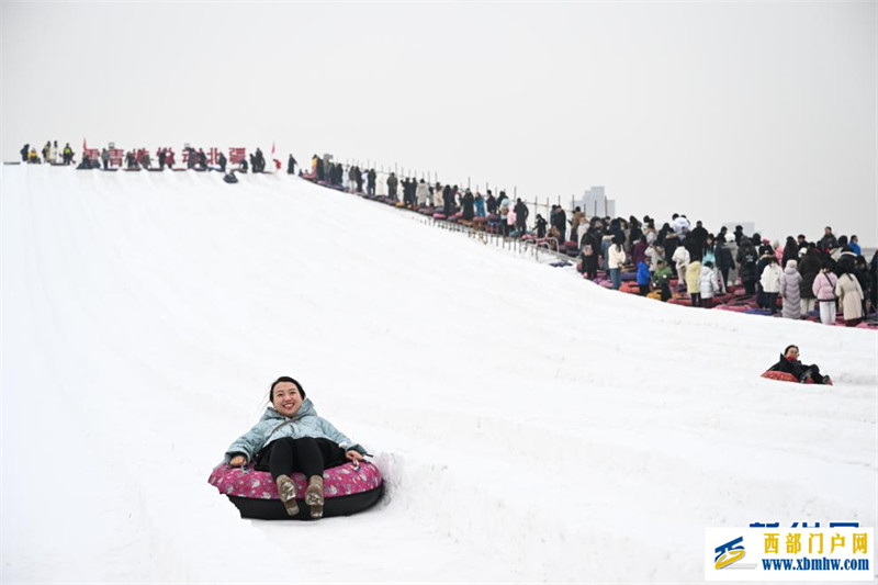 “十四冬”热潮席卷北疆 为内蒙古冰雪运动播火种(图3) “十四冬”热潮席卷北疆 为内蒙古冰雪运动播火种(图3)
