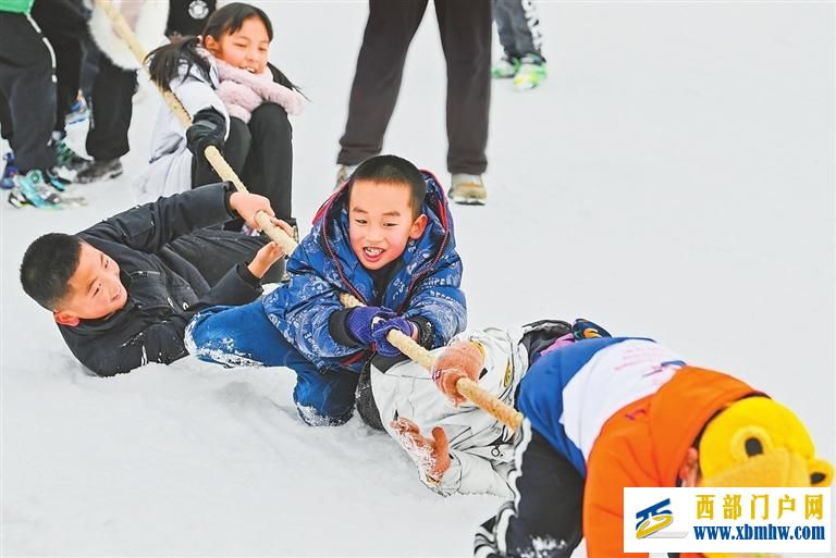 冰雪经济热力十足(图1) 冰雪经济热力十足(图1)