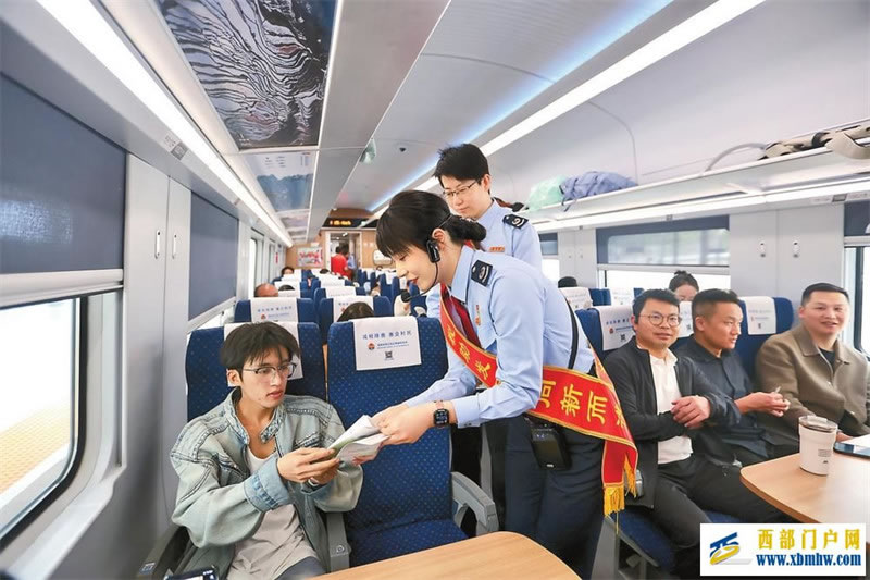 云南第33个全国税收宣传月启动(图1) 云南第33个全国税收宣传月启动(图1)