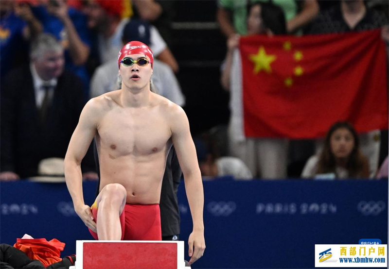 男子100米自由泳决赛:中国选手潘展乐夺冠(图29) 男子100米自由泳决赛:中国选手潘展乐夺冠(图29)