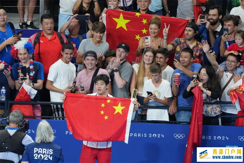 男子100米自由泳决赛:中国选手潘展乐夺冠(图36) 男子100米自由泳决赛:中国选手潘展乐夺冠(图36)