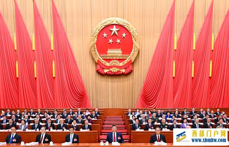 十四届全国人大四次会议开幕(图1) 十四届全国人大四次会议开幕(图1)