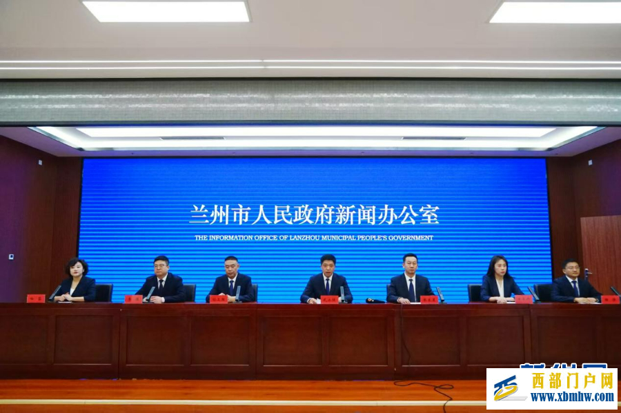 兰州马拉松“以赛兴城” 3.3万名参赛选手将享文体旅商融合“大礼包”(图1) 兰州马拉松“以赛兴城” 3.3万名参赛选手将享文体旅商融合“大礼包”(图1)