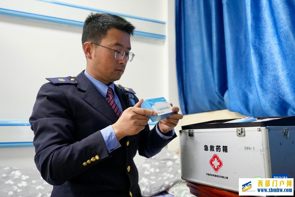 一名高原铁路人的“天路”守望(图14) 一名高原铁路人的“天路”守望(图14)