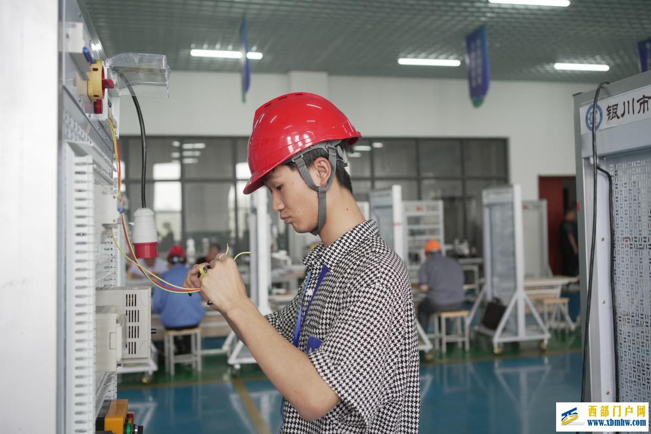 宁夏第二届职工职业技能大赛银川选拔赛举办(图3) 宁夏第二届职工职业技能大赛银川选拔赛举办(图3)