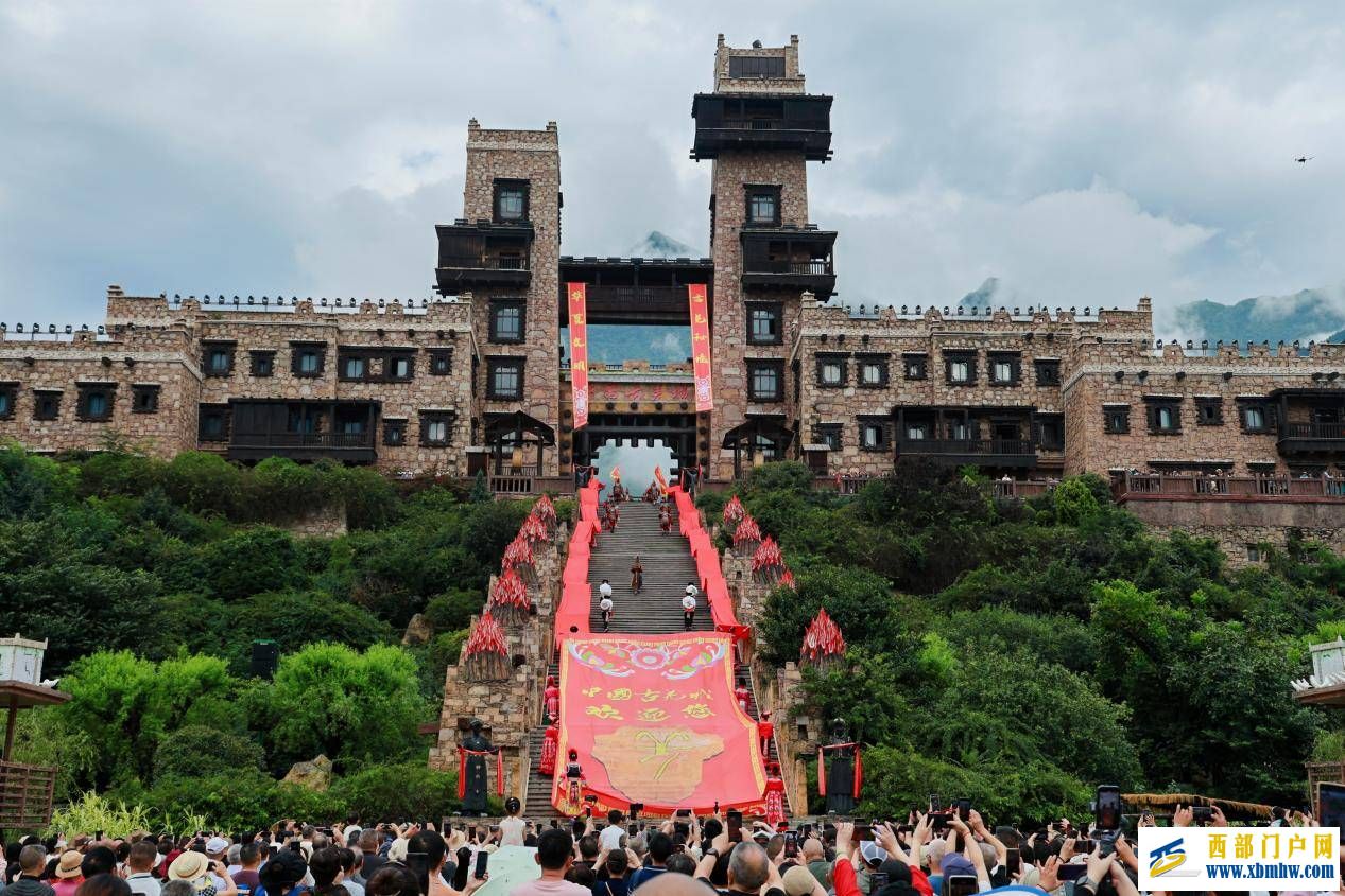 新时代•发现中国|外媒团走进阿坝 感受生态人文之美 (图10) 文章配图-1
